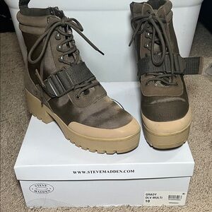 Steve Madden Olive Combat Boots (Beige sole)